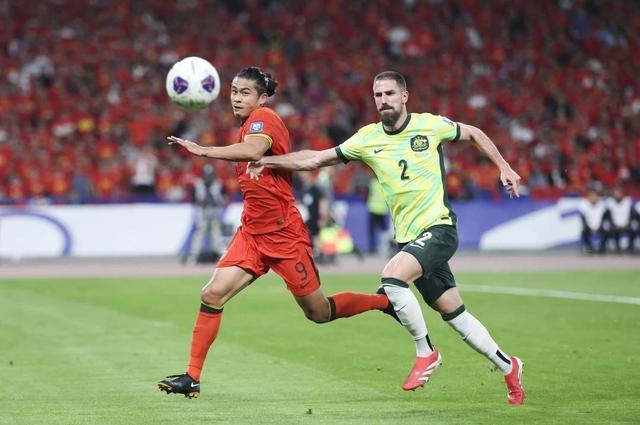 背后却暗藏 背后却暗藏