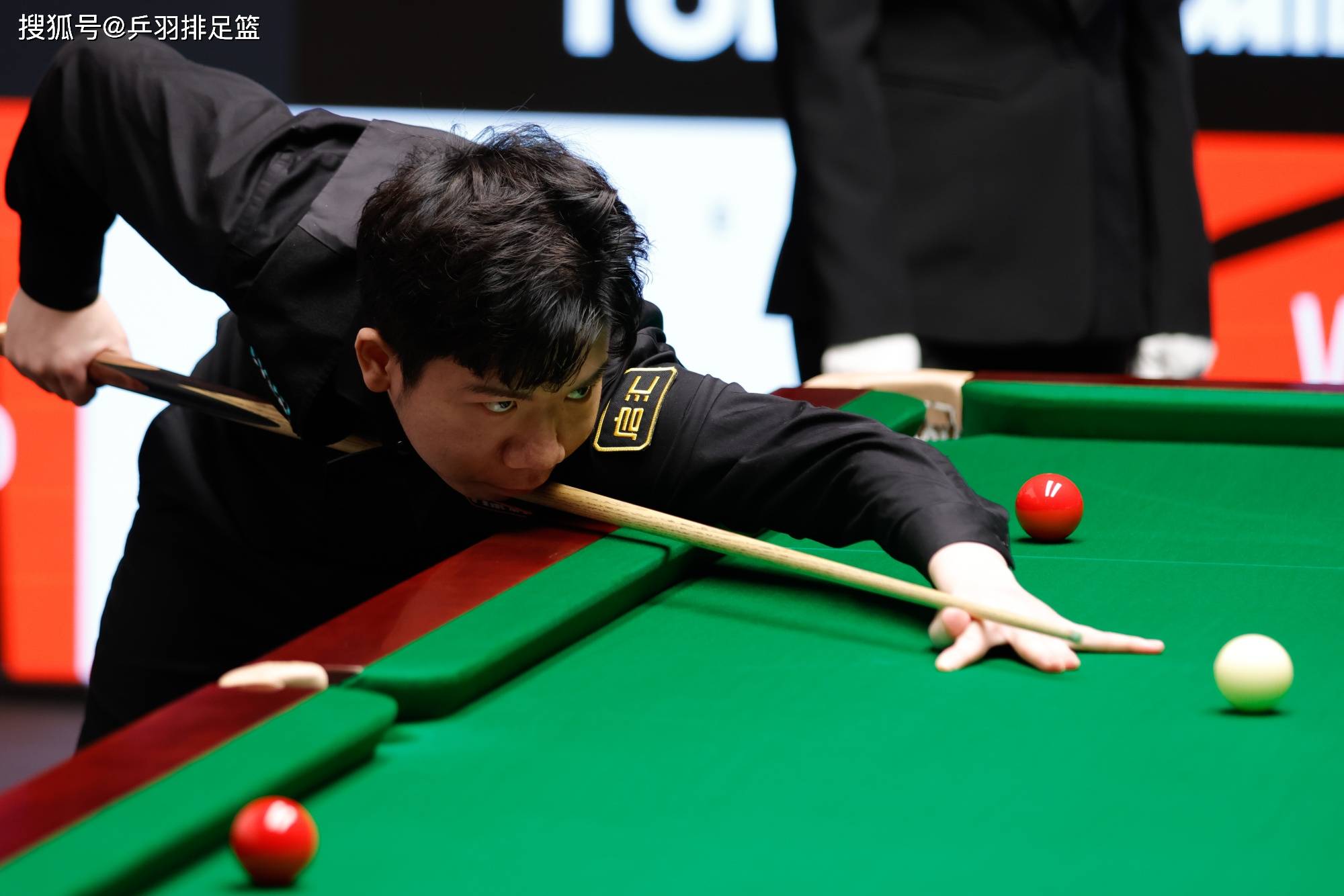 交织出了一 交织出了一