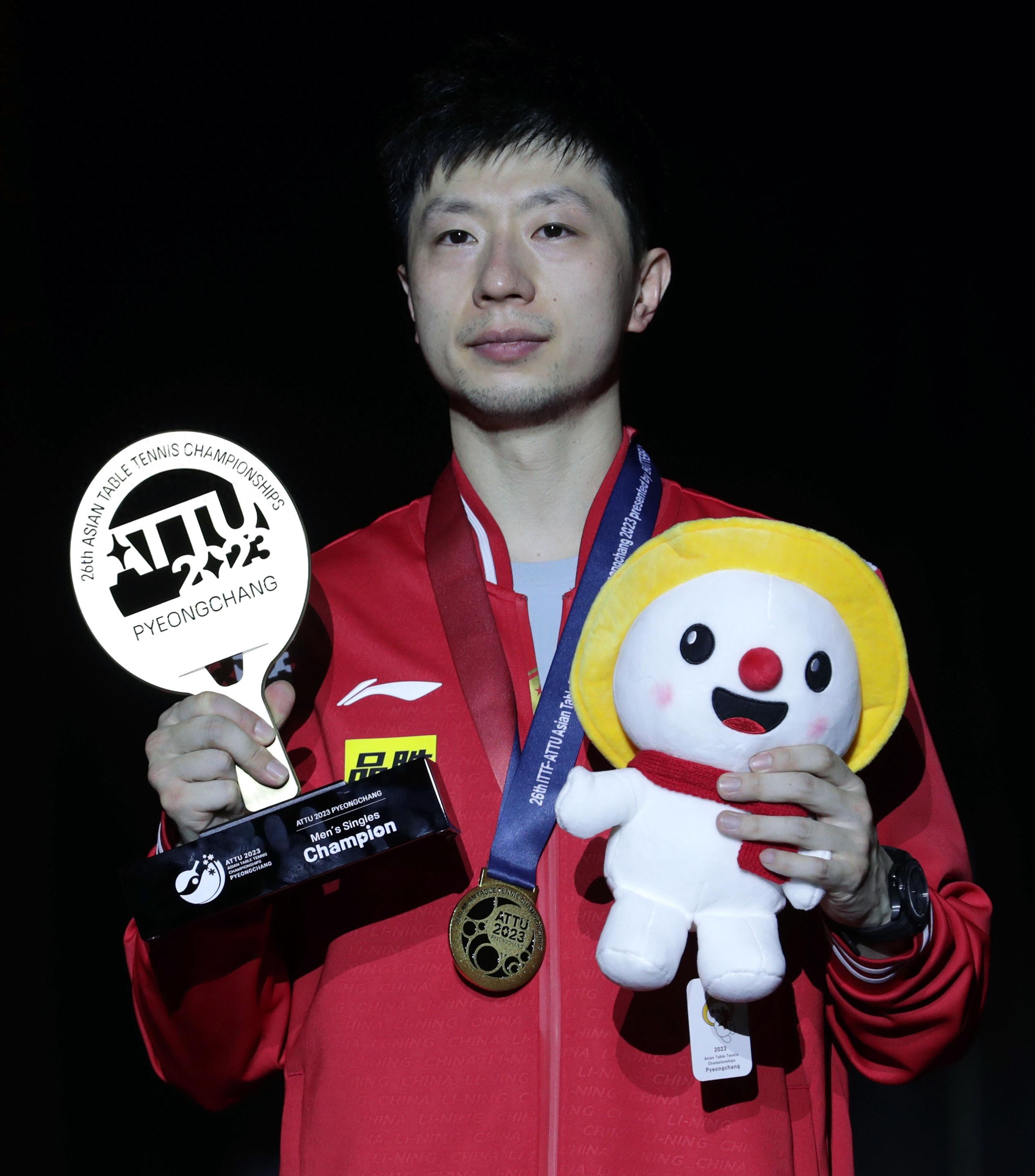 湿润牌面更 湿润牌面更